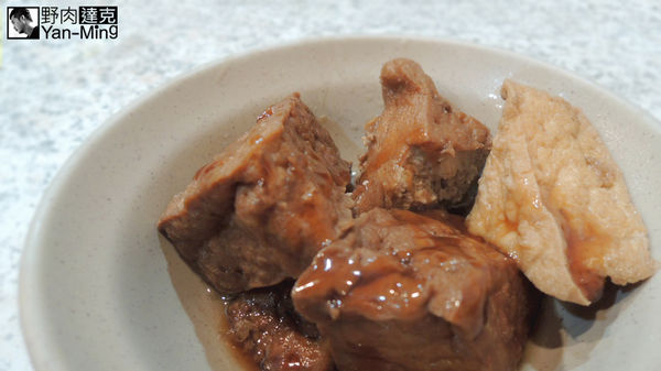 釋道速食賓館 邱媽媽素食專賣店 中正區 忠孝新生 華山文創園區 光華商場 羹湯 蚵仔羹 魷魚羹 肉羹 排骨酥羹 排餐 麵食