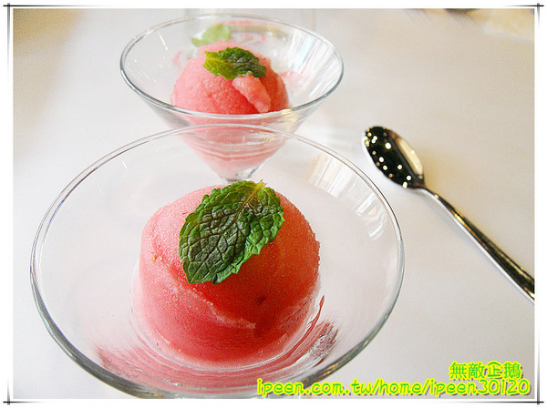 純焠炙烤牛排(高雄自由店):【高雄-左營區】米其林星級廚藝..不是吃感覺的店家!~《純焠炙烤牛排》