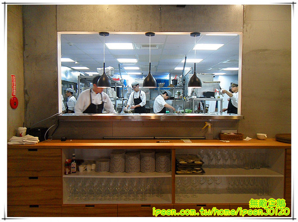 純焠炙烤牛排(高雄自由店):【高雄-左營區】米其林星級廚藝..不是吃感覺的店家!~《純焠炙烤牛排》