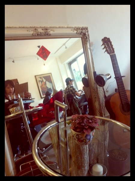 自然醒咖啡公寓：特色咖啡廳*老古董 老靈魂 新意義-自然醒咖啡公寓