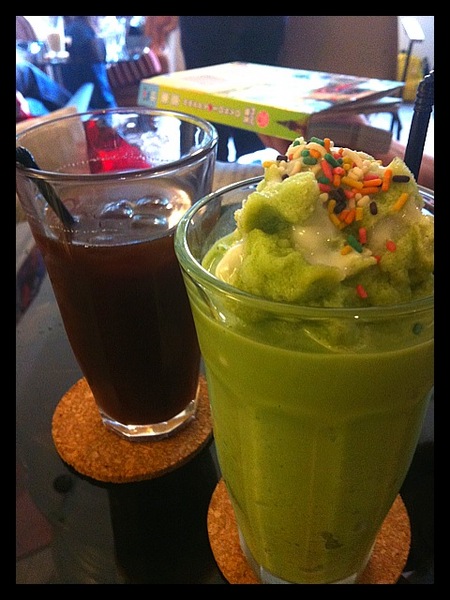 自然醒咖啡公寓：特色咖啡廳*老古董 老靈魂 新意義-自然醒咖啡公寓