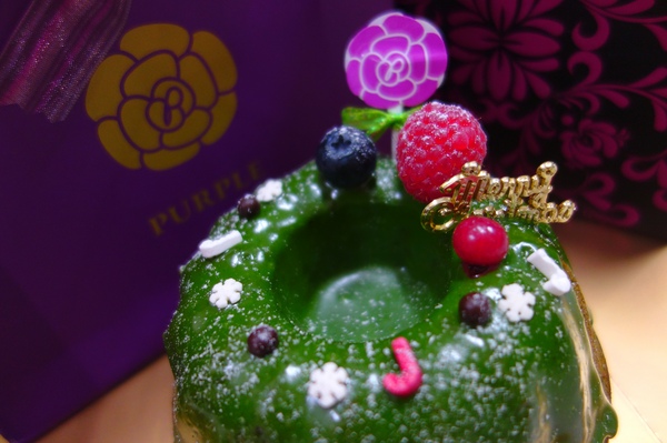 Purple宇治抹茶專賣：1031204[官本金文愛台灣]聖誕節限量版Merry Christmas聖誕皇冠Purple宇治抹茶專賣繽紛的聖誕節讓您的另一半當皇后或國王永遠浪漫