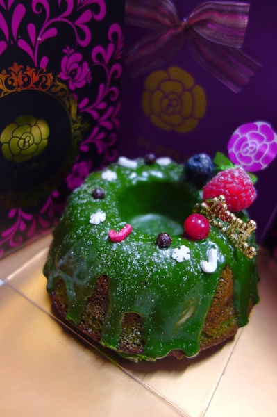 Purple宇治抹茶專賣：1031204[官本金文愛台灣]聖誕節限量版Merry Christmas聖誕皇冠Purple宇治抹茶專賣繽紛的聖誕節讓您的另一半當皇后或國王永遠浪漫