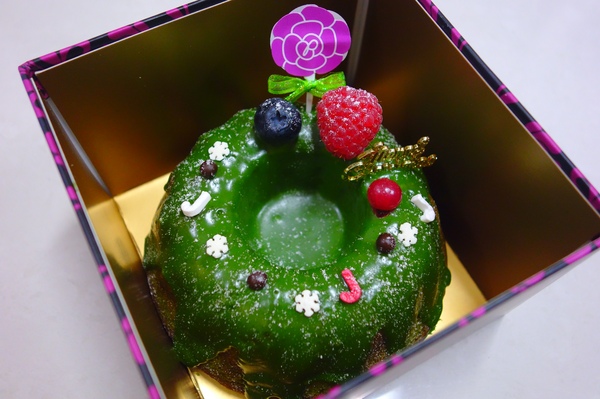 Purple宇治抹茶專賣：1031204[官本金文愛台灣]聖誕節限量版Merry Christmas聖誕皇冠Purple宇治抹茶專賣繽紛的聖誕節讓您的另一半當皇后或國王永遠浪漫