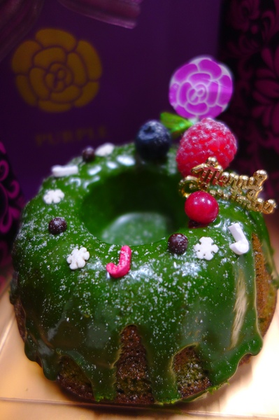 Purple宇治抹茶專賣：1031204[官本金文愛台灣]聖誕節限量版Merry Christmas聖誕皇冠Purple宇治抹茶專賣繽紛的聖誕節讓您的另一半當皇后或國王永遠浪漫