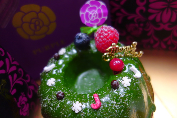 Purple宇治抹茶專賣：1031204[官本金文愛台灣]聖誕節限量版Merry Christmas聖誕皇冠Purple宇治抹茶專賣繽紛的聖誕節讓您的另一半當皇后或國王永遠浪漫