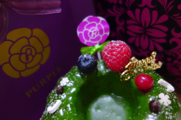 Purple宇治抹茶專賣：1031204[官本金文愛台灣]聖誕節限量版Merry Christmas聖誕皇冠Purple宇治抹茶專賣繽紛的聖誕節讓您的另一半當皇后或國王永遠浪漫