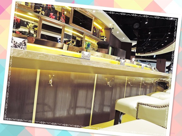 安娜可可藝術坊(法式拉糖甜點專賣(微風松高店))： ✜ 逗陣來呷現點現做滴華麗精緻法式拉糖甜點!－「安娜可可藝術坊－法式拉糖甜點專賣(微風松高店)」(*￣︶￣*)