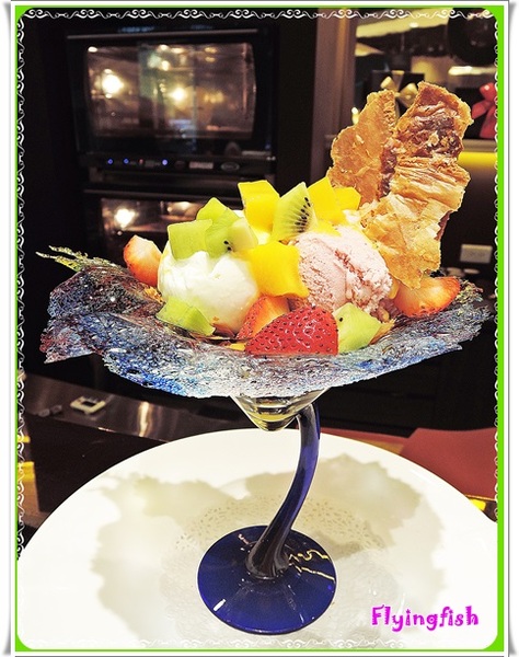 安娜可可藝術坊(法式拉糖甜點專賣(微風松高店))： ✜ 逗陣來呷現點現做滴華麗精緻法式拉糖甜點!－「安娜可可藝術坊－法式拉糖甜點專賣(微風松高店)」(*￣︶￣*)