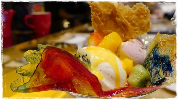 安娜可可藝術坊(法式拉糖甜點專賣(微風松高店))：【台北◍•ᴗ•◍信義區】美食・[下午茶]Anna Cocoa Art 安娜可可藝術坊微風松高店食記✯捷運市政府站｜愛的熔岩讓熱巧克力融化少女心