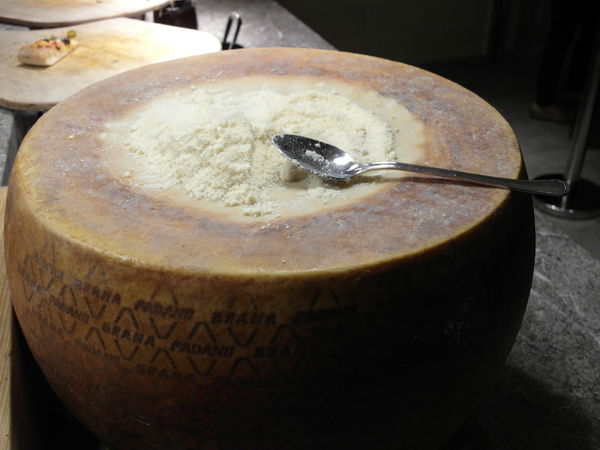 品花苑：晶冠廣場【品花苑】全台最大間Buffet餐廳