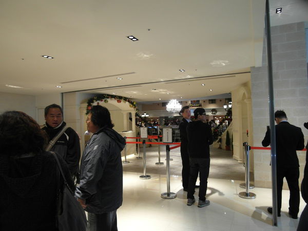 品花苑:晶冠廣場【品花苑】全台最大間Buffet餐廳