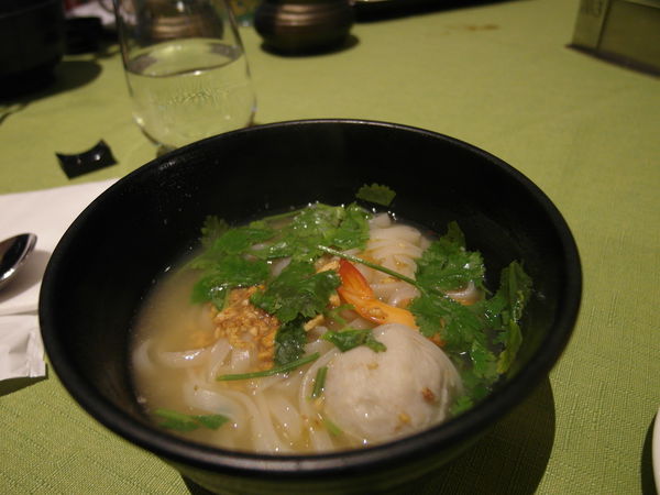 品花苑：晶冠廣場【品花苑】全台最大間Buffet餐廳