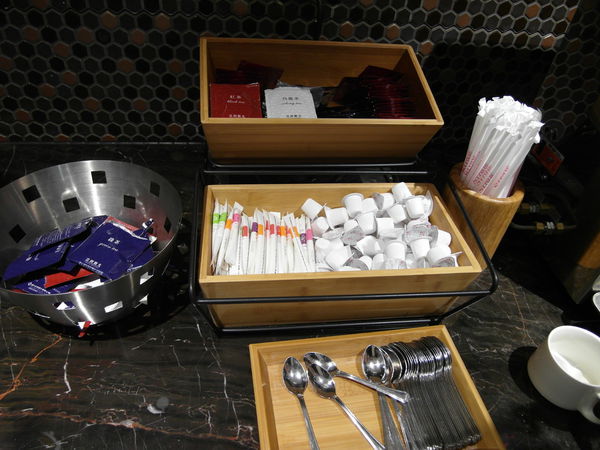 品花苑：晶冠廣場【品花苑】全台最大間Buffet餐廳