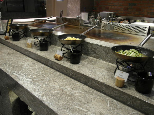 品花苑：晶冠廣場【品花苑】全台最大間Buffet餐廳