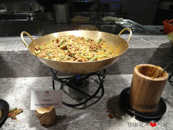 品花苑:晶冠廣場【品花苑】全台最大間Buffet餐廳