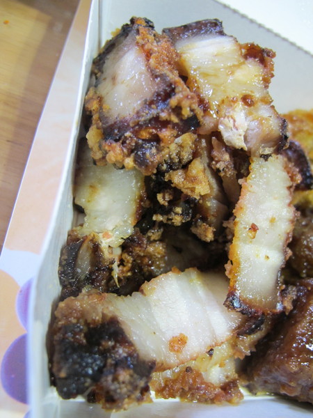 上引水產：(胖樺食記)台北市濱江街上引水產健康便當。四種菜色任君搭配。