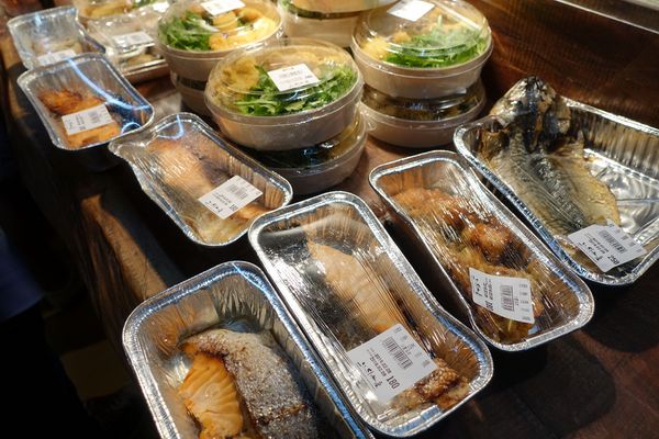 上引水產：(胖樺食記)高CP值濱江街「上引水產」四種菜色健康便當。台北美食推薦必吃