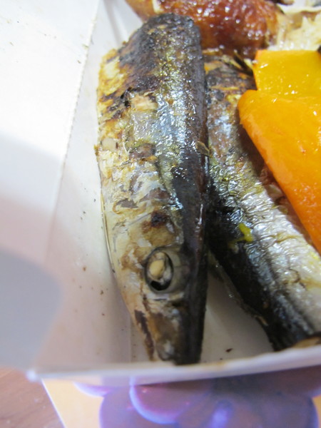 上引水產：(胖樺食記)台北市濱江街上引水產健康便當。四種菜色任君搭配。