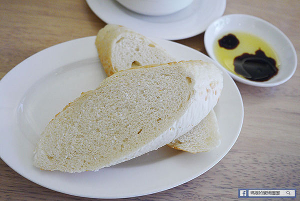 上菜囉 法式餐廳 Viva la fete：◆台北大安。捷運忠孝新生【上菜囉Viva la fete 法式餐廳】原塊巨無霸PRIME牛排只要590元。現在不吃還等什麼！活動只到八月底哦！新推出早午餐（文末抽獎）