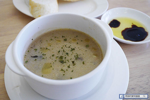 上菜囉 法式餐廳 Viva la fete：◆台北大安。捷運忠孝新生【上菜囉Viva la fete 法式餐廳】原塊巨無霸PRIME牛排只要590元。現在不吃還等什麼！活動只到八月底哦！新推出早午餐（文末抽獎）