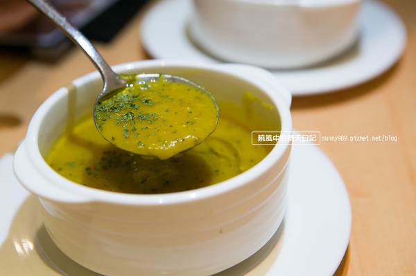 上菜囉 法式餐廳 Viva la fete:【邀約|上菜囉 Viva la fete法式餐廳】千層麵必須強推 適合聚餐份量十足法式餐廳