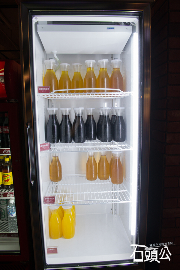 石頭公 石頭火鍋：【口碑券 | 石頭公】湯頭清徹 沙茶迷人 適合朋友聚會一起享用的古早味石頭火鍋