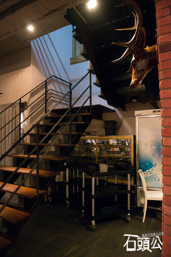 石頭公 石頭火鍋：【口碑券 | 石頭公】湯頭清徹 沙茶迷人 適合朋友聚會一起享用的古早味石頭火鍋