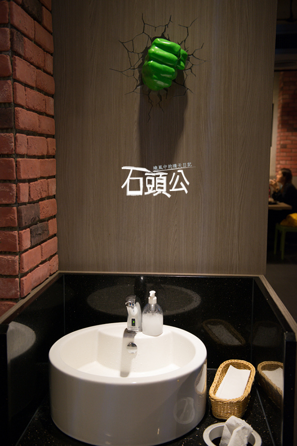 石頭公 石頭火鍋：【口碑券 | 石頭公】湯頭清徹 沙茶迷人 適合朋友聚會一起享用的古早味石頭火鍋