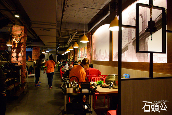 石頭公 石頭火鍋：【口碑券 | 石頭公】湯頭清徹 沙茶迷人 適合朋友聚會一起享用的古早味石頭火鍋