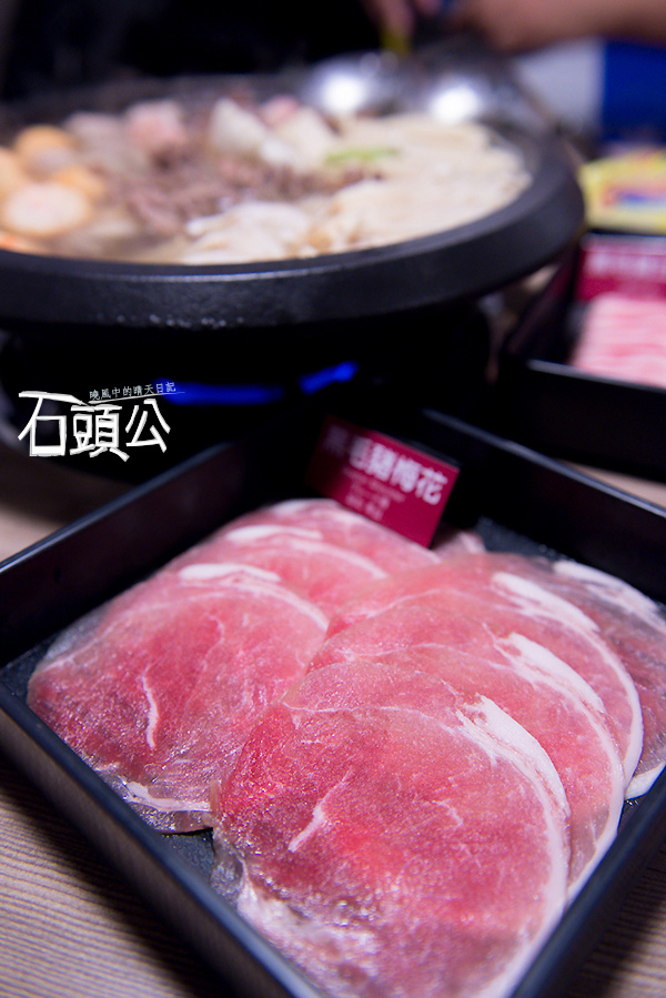 石頭公 石頭火鍋：【口碑券 | 石頭公】湯頭清徹 沙茶迷人 適合朋友聚會一起享用的古早味石頭火鍋