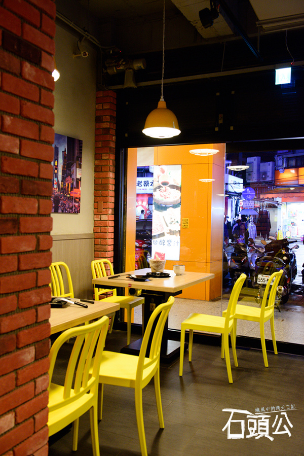 石頭公 石頭火鍋：【口碑券 | 石頭公】湯頭清徹 沙茶迷人 適合朋友聚會一起享用的古早味石頭火鍋