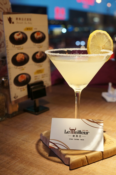 樂慕亞 Le Meilleur(市府店)：(胖樺食記) 24小時營業燈光美氣氛佳牛排館”樂慕亞 Le Meilleur(市府店)”