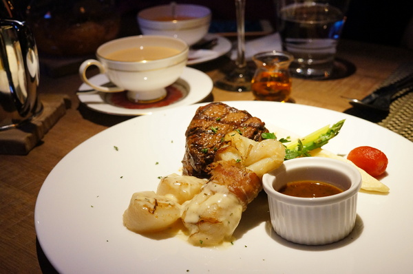 樂慕亞 Le Meilleur(市府店)：(胖樺食記) 24小時營業燈光美氣氛佳牛排館”樂慕亞 Le Meilleur(市府店)”