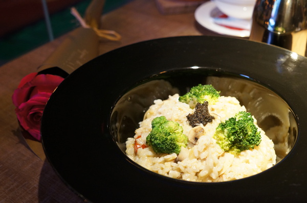 樂慕亞 Le Meilleur(市府店)：(胖樺食記) 24小時營業燈光美氣氛佳牛排館”樂慕亞 Le Meilleur(市府店)”