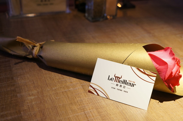 樂慕亞 Le Meilleur(市府店)：(胖樺食記) 24小時營業燈光美氣氛佳牛排館”樂慕亞 Le Meilleur(市府店)”