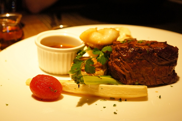 樂慕亞 Le Meilleur(市府店)：(胖樺食記) 24小時營業燈光美氣氛佳牛排館”樂慕亞 Le Meilleur(市府店)”