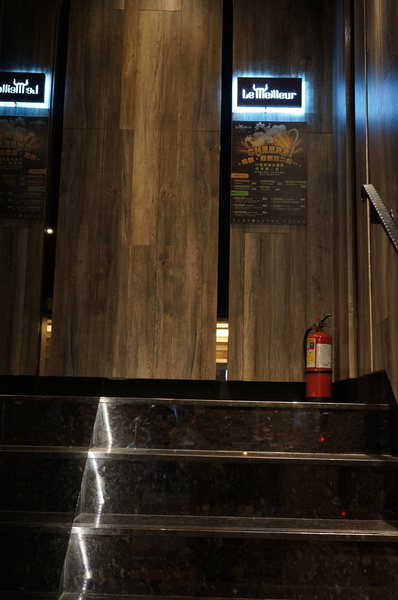 樂慕亞 Le Meilleur(市府店)：(胖樺食記) 24小時營業燈光美氣氛佳牛排館”樂慕亞 Le Meilleur(市府店)”