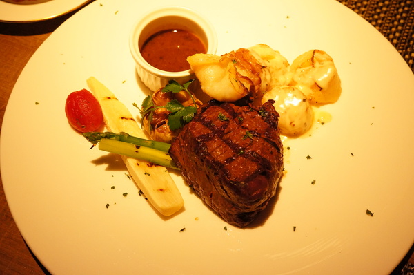 樂慕亞 Le Meilleur(市府店)：(胖樺食記) 24小時營業燈光美氣氛佳牛排館”樂慕亞 Le Meilleur(市府店)”