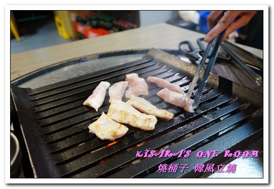 燒桶子韓風立燒：國父紀念館燒肉．道地復古韓式汽油桶上的大塊牛排──燒桶子 韓風立燒