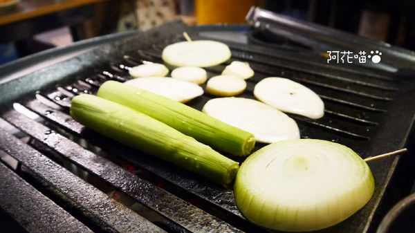 燒桶子韓風立燒:【國父紀念館│韓式】烤肉完全免動手,真的是站著吃的韓式烤肉?『燒桶子韓風立燒』