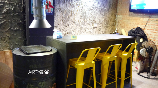 燒桶子韓風立燒:【國父紀念館│韓式】烤肉完全免動手,真的是站著吃的韓式烤肉?『燒桶子韓風立燒』