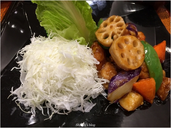 大戶屋(微風松高店)：大戶屋Ootoya Kitchen微風松高店