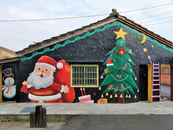 嘉義新港南崙彩繪村:【嘉義新港景點】南崙彩繪龍貓村~可愛逗趣的模樣 相機卡砸個不停 到處都是龍貓的蹤跡