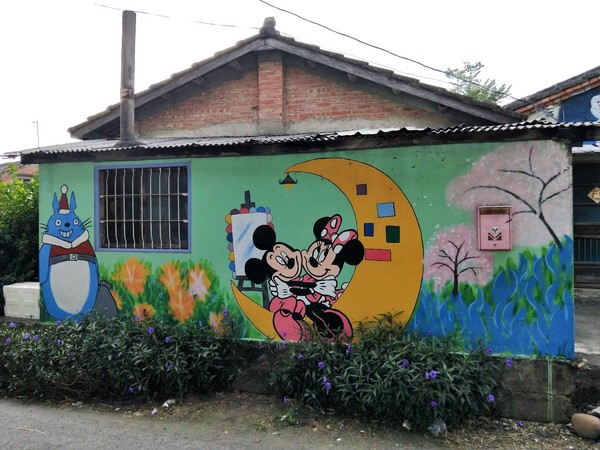 嘉義新港南崙彩繪村:【嘉義新港景點】南崙彩繪龍貓村~可愛逗趣的模樣 相機卡砸個不停 到處都是龍貓的蹤跡