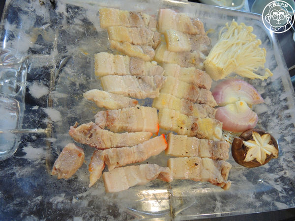 首爾大叔：呷飽祙【新北新店･首爾大叔韓國料理】來韓式餐廳吃水晶五花肉