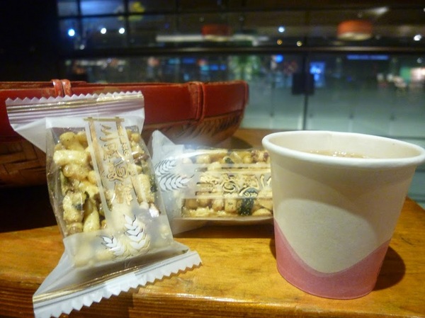 三風麵館:【台中特產/試吃】老麵廠的華麗變身,不容錯過!獨家香蕉麵與最在地滋味的麵條商品-三風麵館