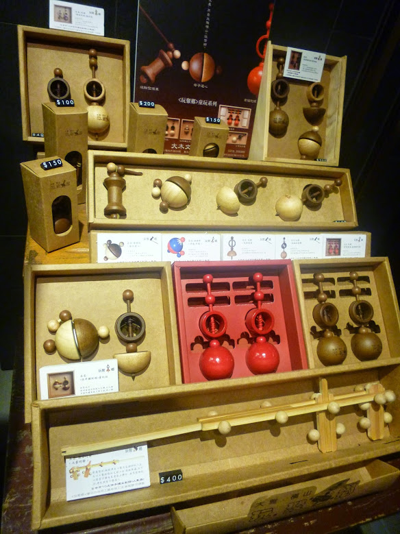 三風麵館:【台中特產/試吃】老麵廠的華麗變身,不容錯過!獨家香蕉麵與最在地滋味的麵條商品-三風麵館