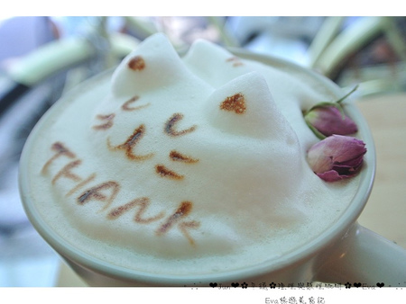 理性&感性cafe':【美食】oO。。平鎮 理性&感性CAFE(近育達高中) 超厲害的立體貓抓魚拉花,這裡有喲~~oO。o○。