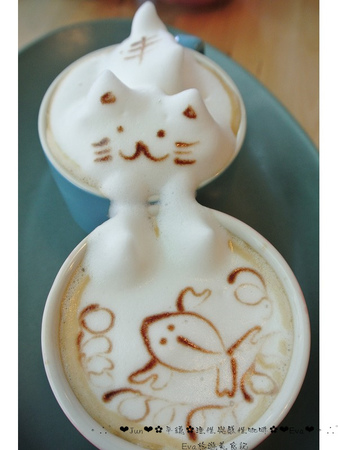 理性&感性cafe':【美食】oO。。平鎮 理性&感性CAFE(近育達高中) 超厲害的立體貓抓魚拉花,這裡有喲~~oO。o○。